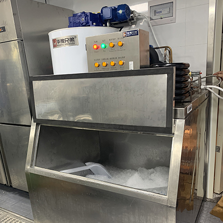 500公斤工业片冰机交付深圳某自助餐厅使用